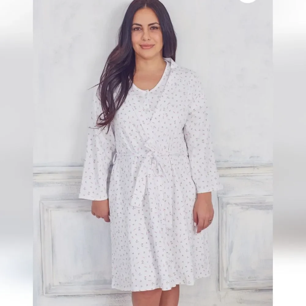 Kissy Kissy Garden Roses Women's Robe - Picture 1 of 2
